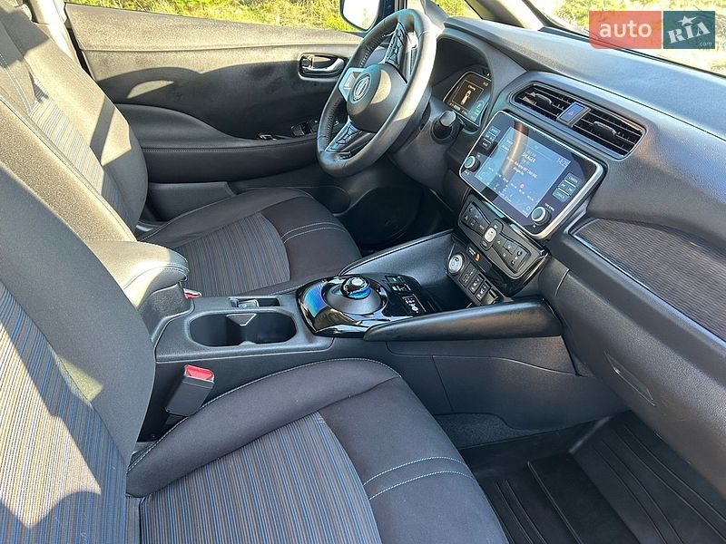 Хэтчбек Nissan Leaf 2023 в Ровно