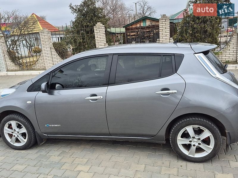 Хэтчбек Nissan Leaf 2016 в Измаиле