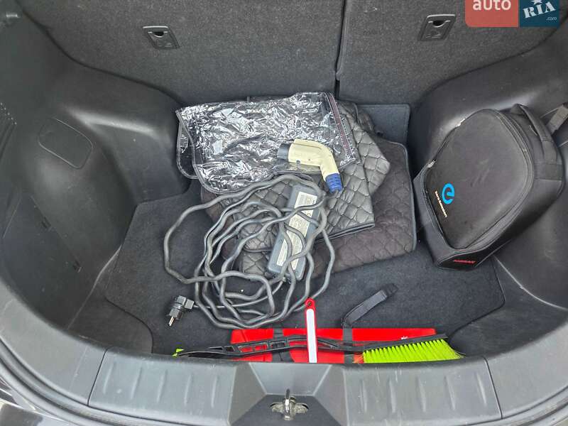 Хетчбек Nissan Leaf 2014 в Черкасах