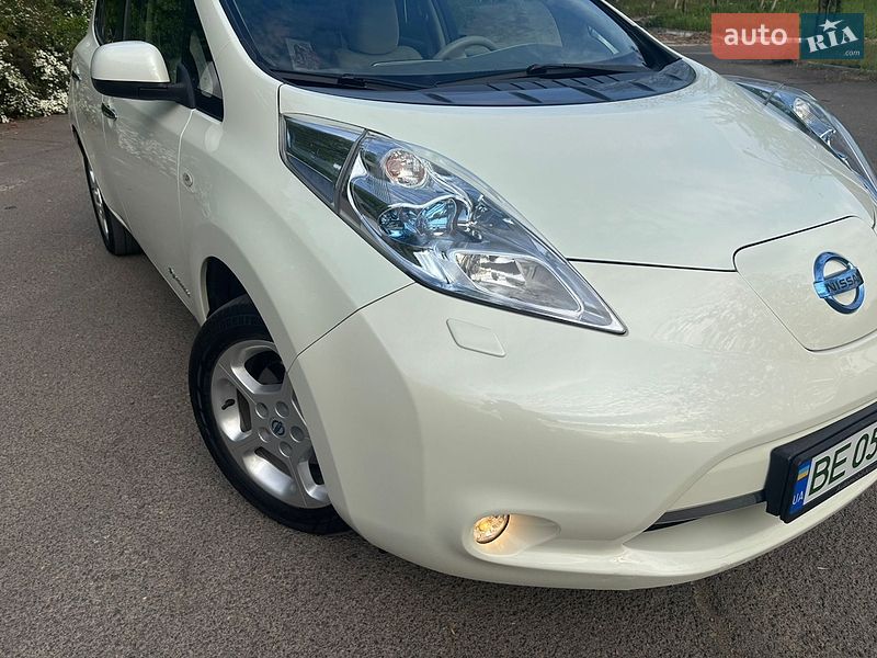 Хэтчбек Nissan Leaf 2012 в Южноукраинске