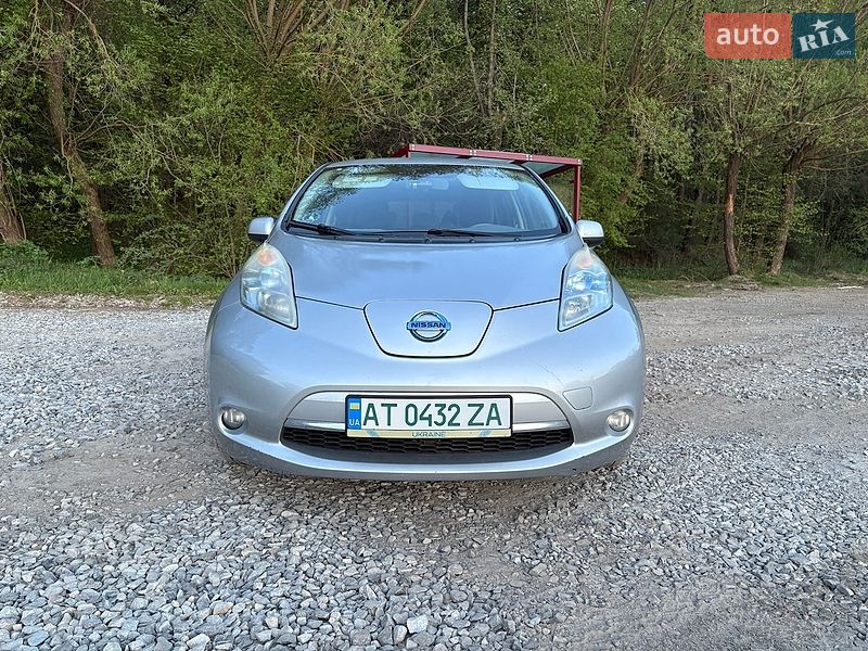 Хэтчбек Nissan Leaf 2012 в Ивано-Франковске