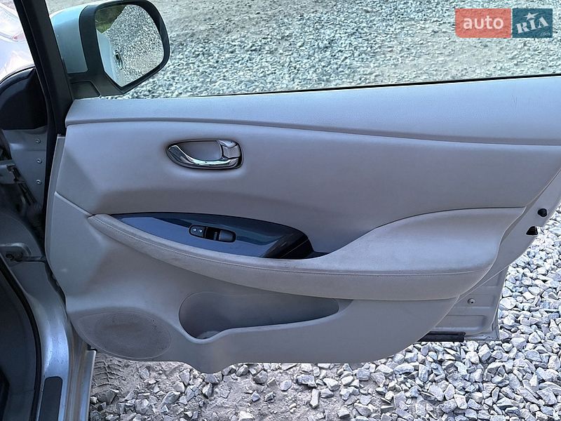 Хэтчбек Nissan Leaf 2012 в Ивано-Франковске