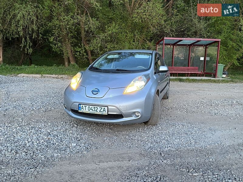 Хэтчбек Nissan Leaf 2012 в Ивано-Франковске