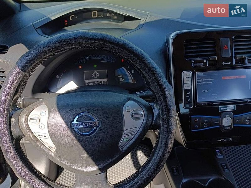 Хэтчбек Nissan Leaf 2013 в Гнивани