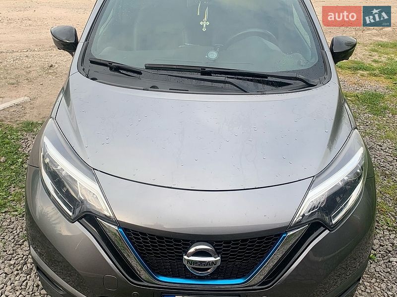 Хэтчбек Nissan Leaf 2020 в Казатине
