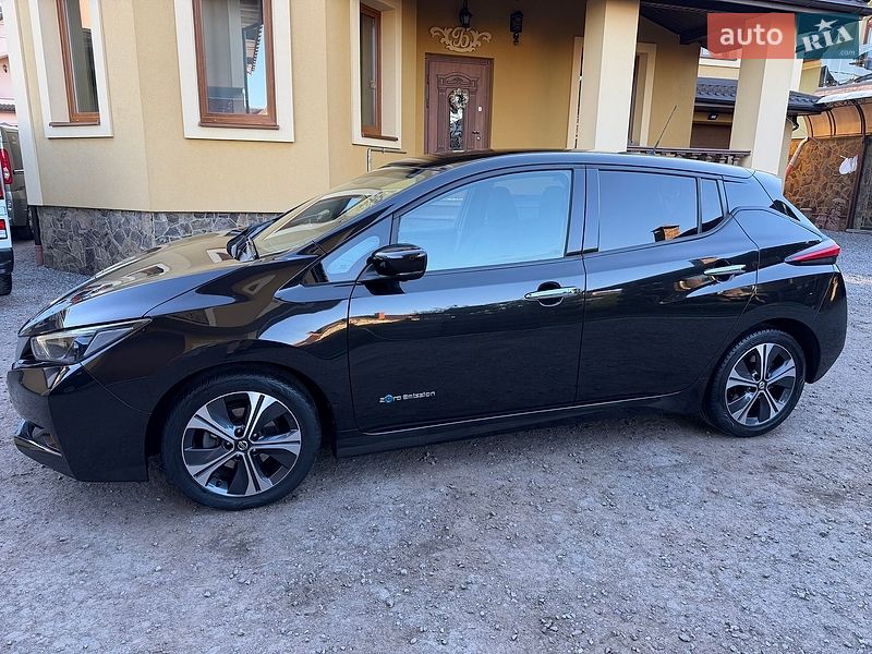 Хэтчбек Nissan Leaf 2019 в Львове