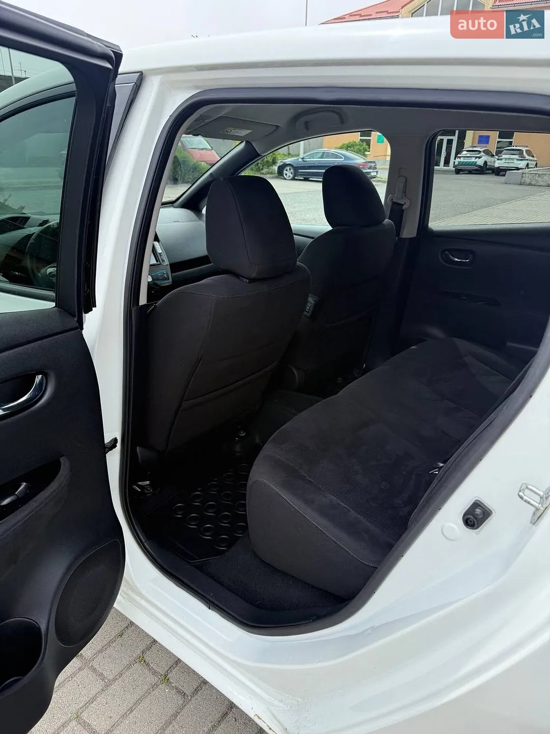 2015 Nissan Leaf - мініатюра 11