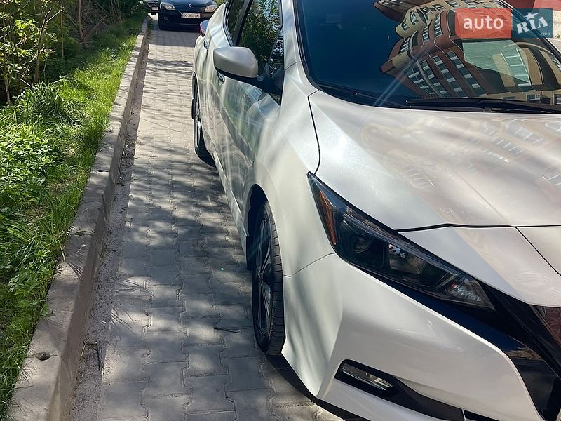 Хэтчбек Nissan Leaf 2021 в Тернополе