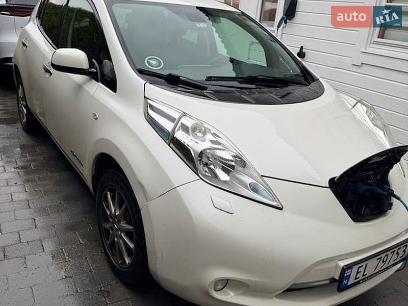 Хэтчбек Nissan Leaf 2014 в Калуше