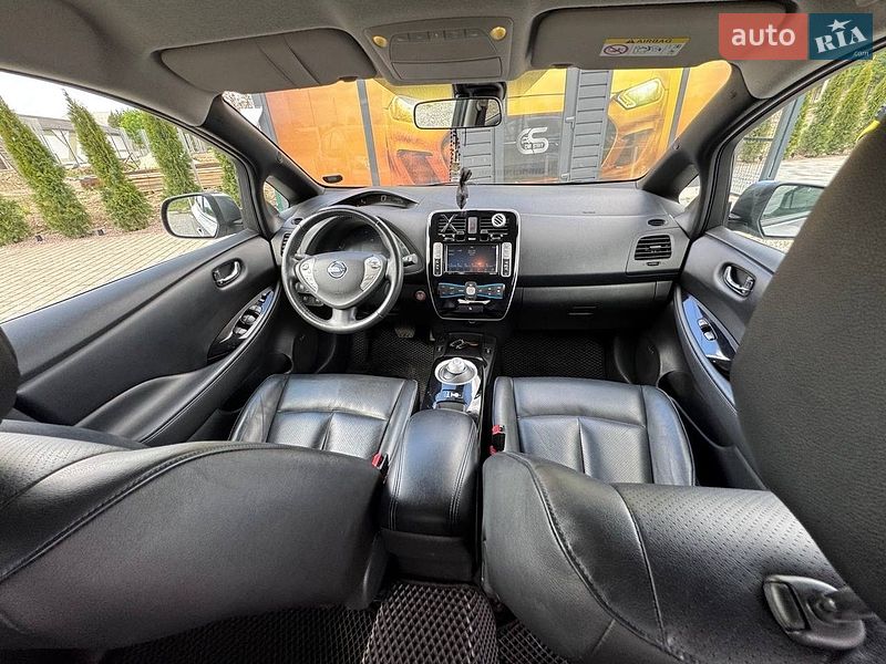 Хэтчбек Nissan Leaf 2015 в Стрые