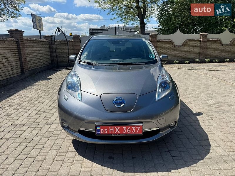 Хетчбек Nissan Leaf 2015 в Чернівцях