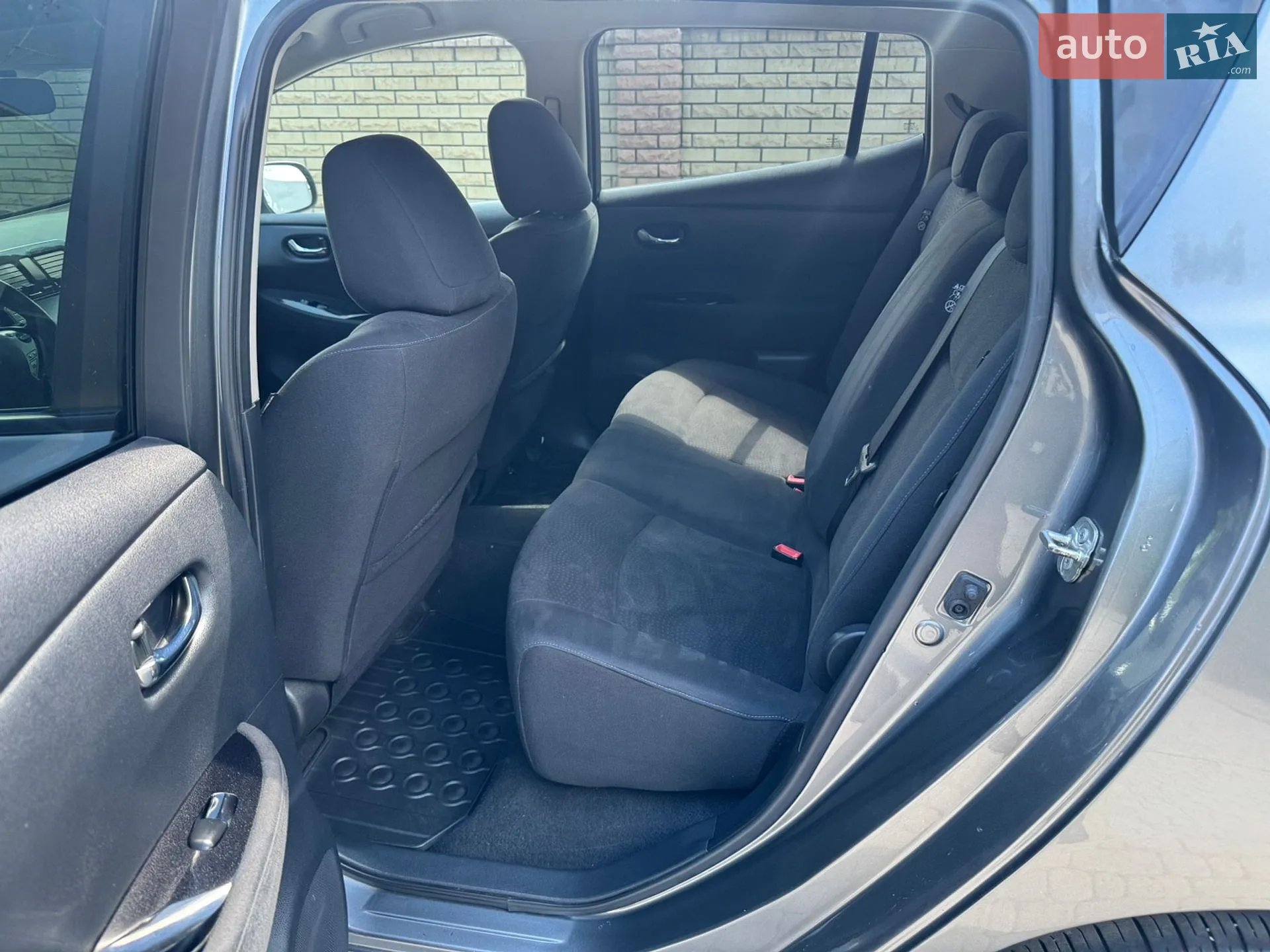 2015 Nissan Leaf - мініатюра 12