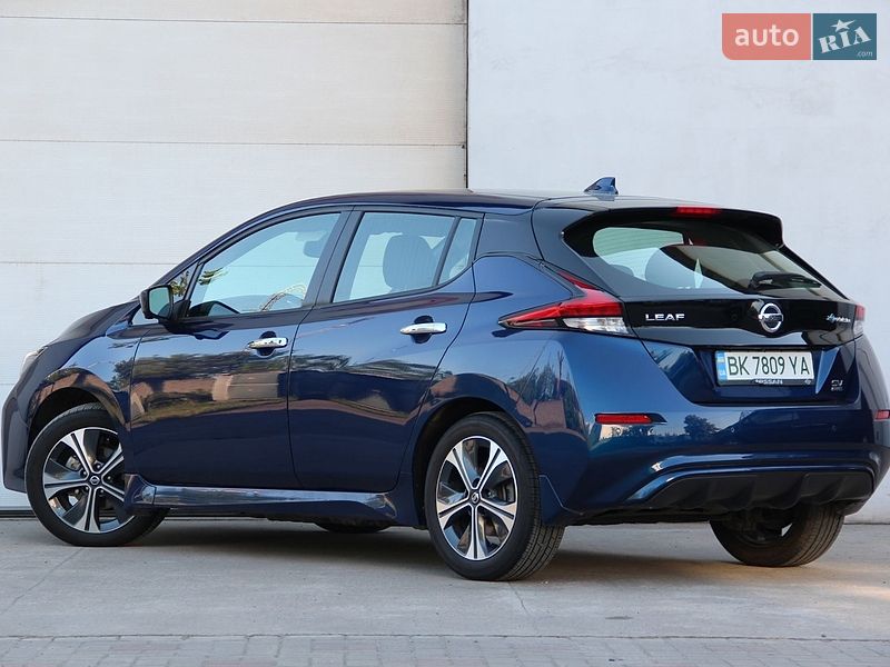 Хетчбек Nissan Leaf 2021 в Сарнах