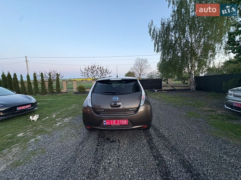 Хэтчбек Nissan Leaf 2016 в Луцке