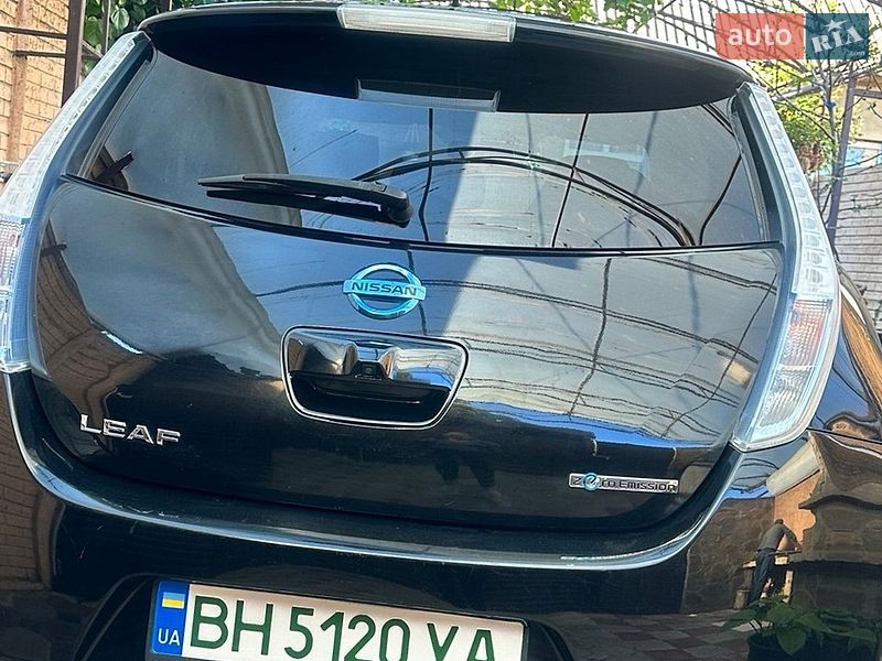Хэтчбек Nissan Leaf 2012 в Одессе