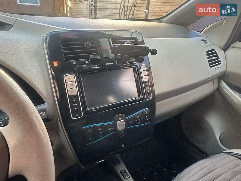 Хэтчбек Nissan Leaf 2012 в Одессе