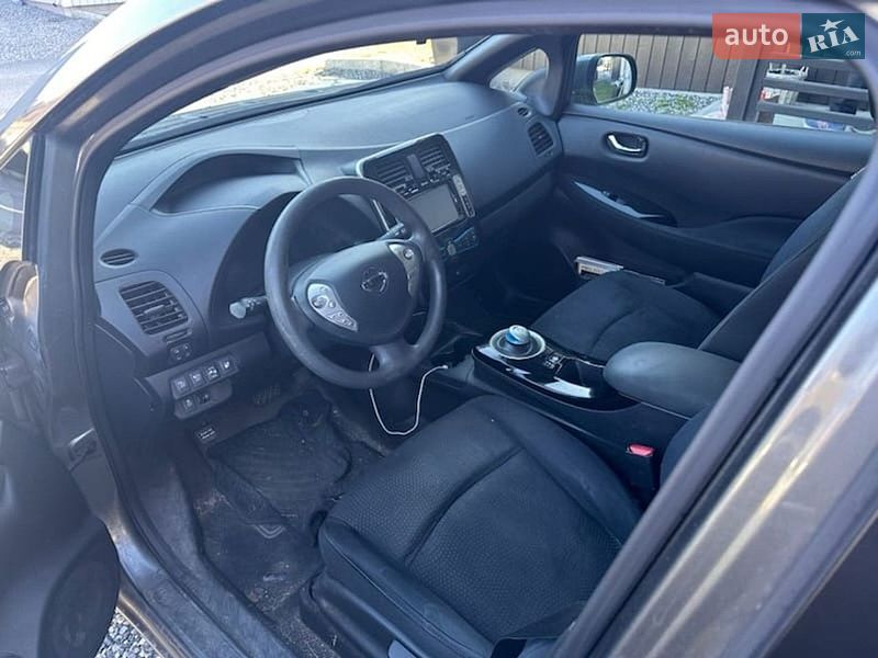 Хэтчбек Nissan Leaf 2015 в Львове