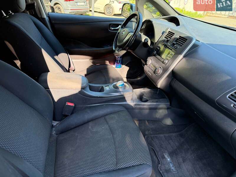 Хетчбек Nissan Leaf 2013 в Києві фото 22 Хетчбек Nissan Leaf 2013 в Києві