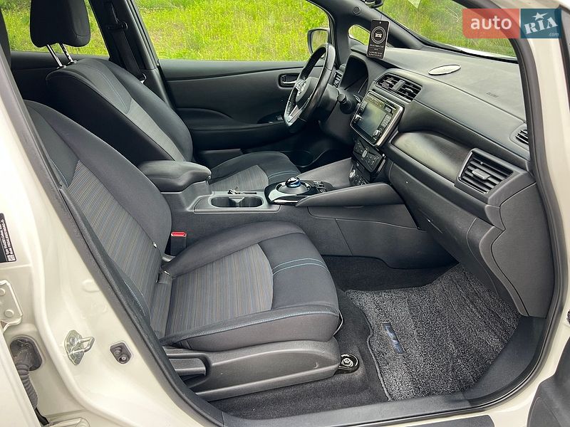 Хэтчбек Nissan Leaf 2018 в Ровно