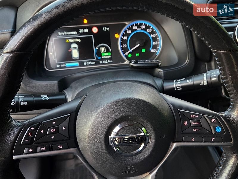 Хэтчбек Nissan Leaf 2017 в Радивилове