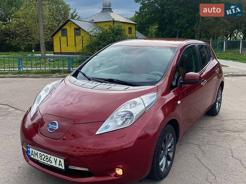 Хэтчбек Nissan Leaf 2015 в Житомире