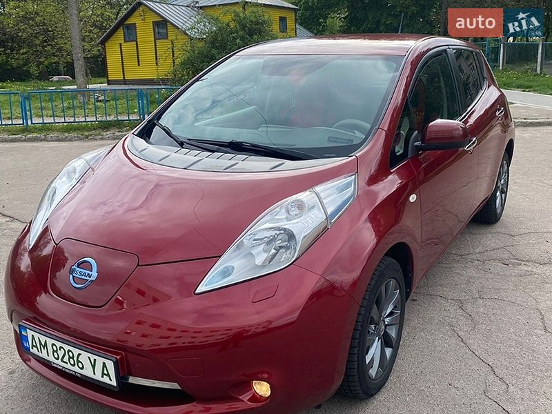 Хэтчбек Nissan Leaf 2015 в Житомире