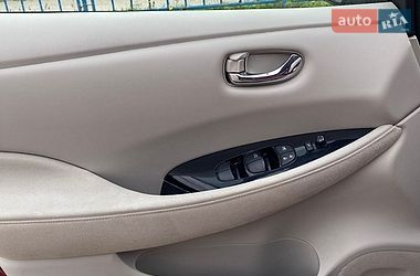 Хэтчбек Nissan Leaf 2015 в Житомире
