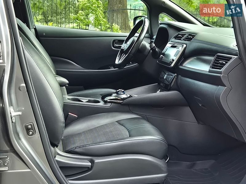 Хэтчбек Nissan Leaf 2018 в Золочеве фото 4 Хэтчбек Nissan Leaf 2018 в Золочеве