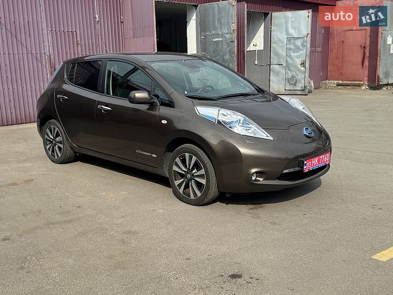 Хэтчбек Nissan Leaf 2015 в Кременчуге