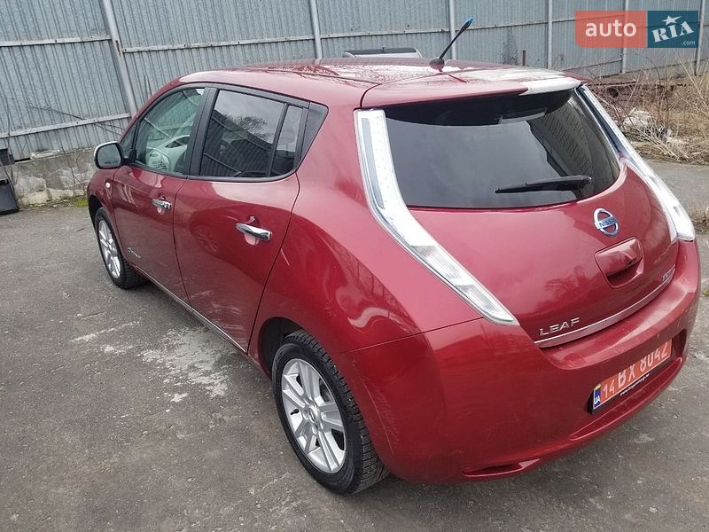 Хэтчбек Nissan Leaf 2013 в Тернополе