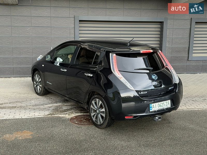 Хэтчбек Nissan Leaf 2016 в Киеве