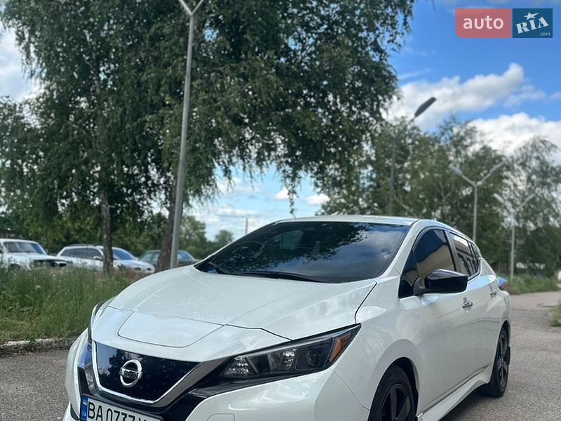 Хэтчбек Nissan Leaf 2020 в Кропивницком