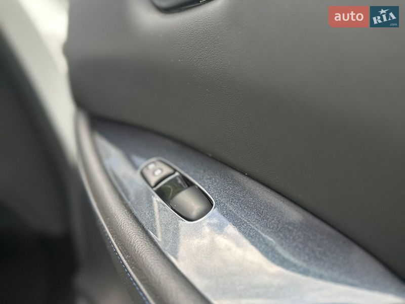 Хэтчбек Nissan Leaf 2020 в Кропивницком
