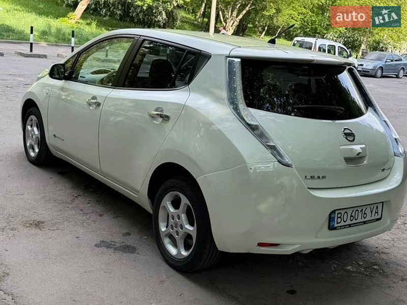 Хетчбек Nissan Leaf 2013 в Тернополі
