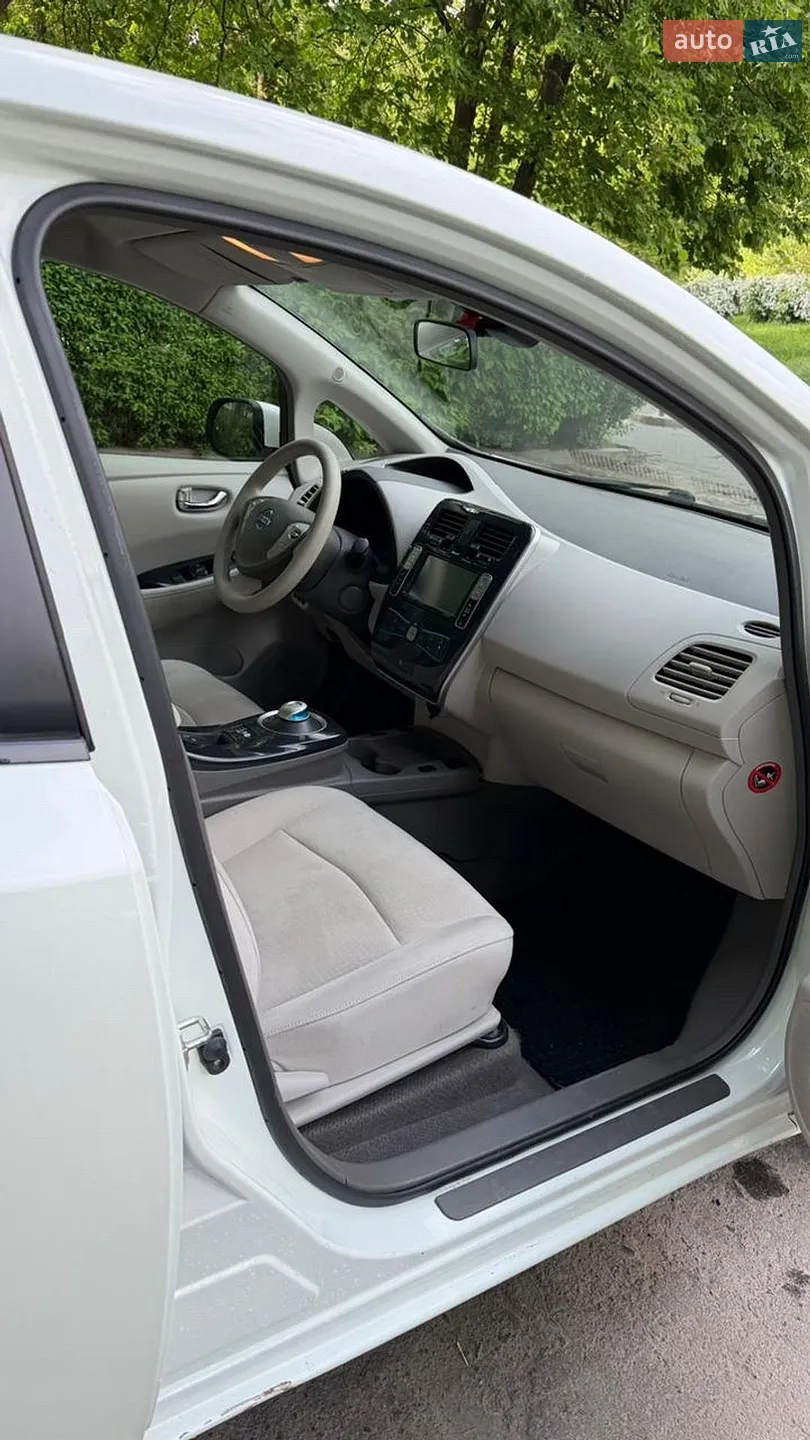 2013 Nissan Leaf - мініатюра 10