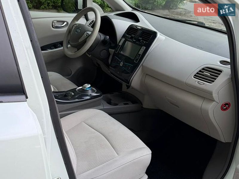 Хетчбек Nissan Leaf 2013 в Тернополі