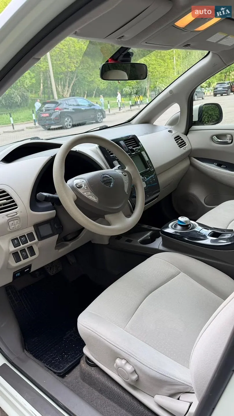 2013 Nissan Leaf - мініатюра 15
