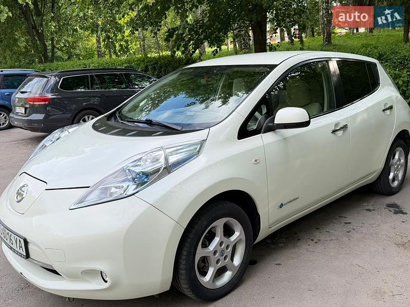 Хетчбек Nissan Leaf 2013 в Тернополі