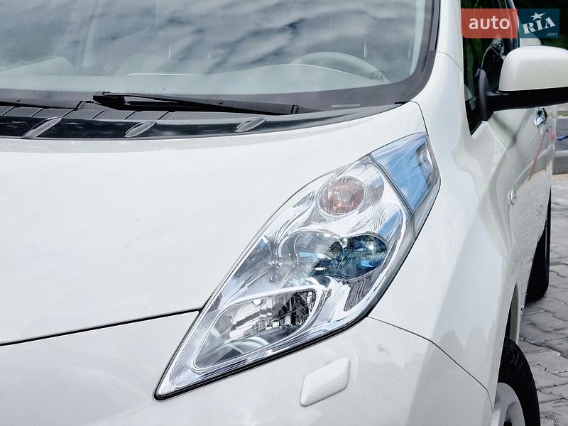 Хэтчбек Nissan Leaf 2013 в Тернополе