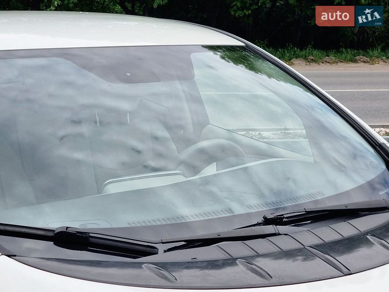 Хэтчбек Nissan Leaf 2013 в Тернополе