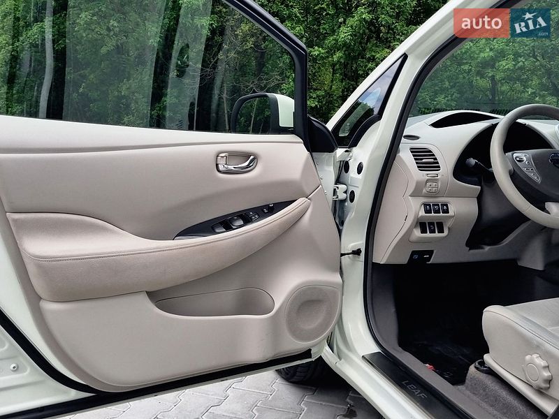 Хэтчбек Nissan Leaf 2013 в Тернополе