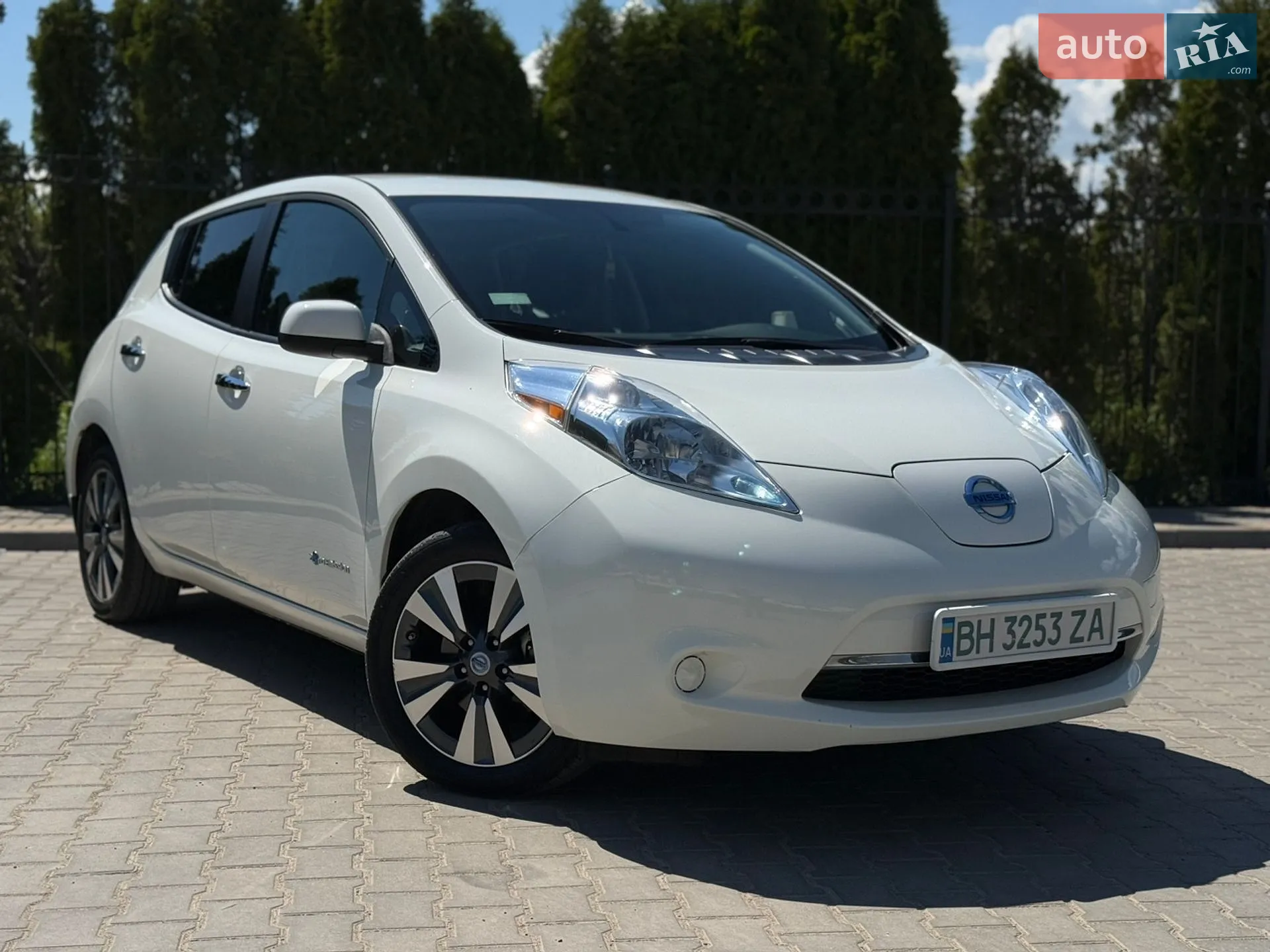 2017 Nissan Leaf - мініатюра 2