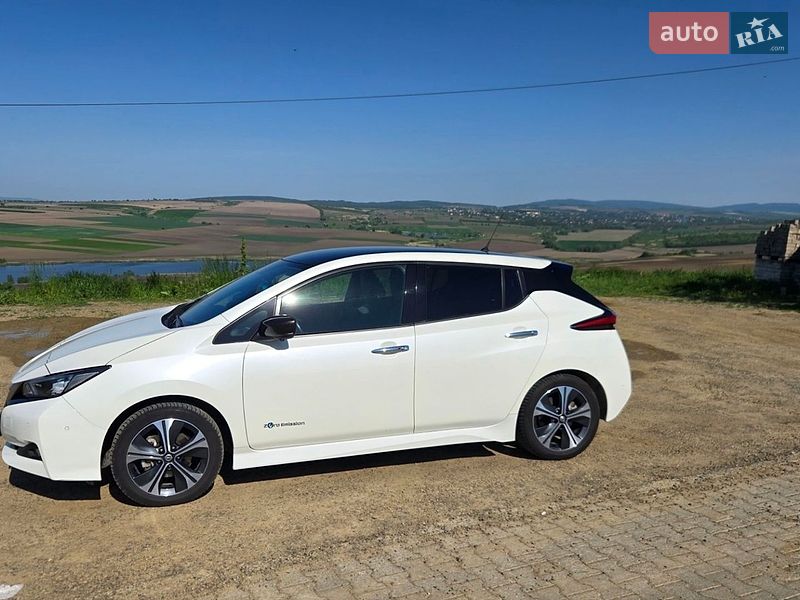 Хэтчбек Nissan Leaf 2019 в Черновцах