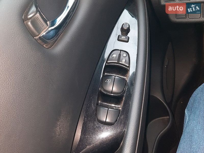 Хэтчбек Nissan Leaf 2016 в Николаеве