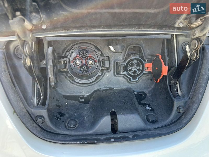 Хэтчбек Nissan Leaf 2014 в Ровно