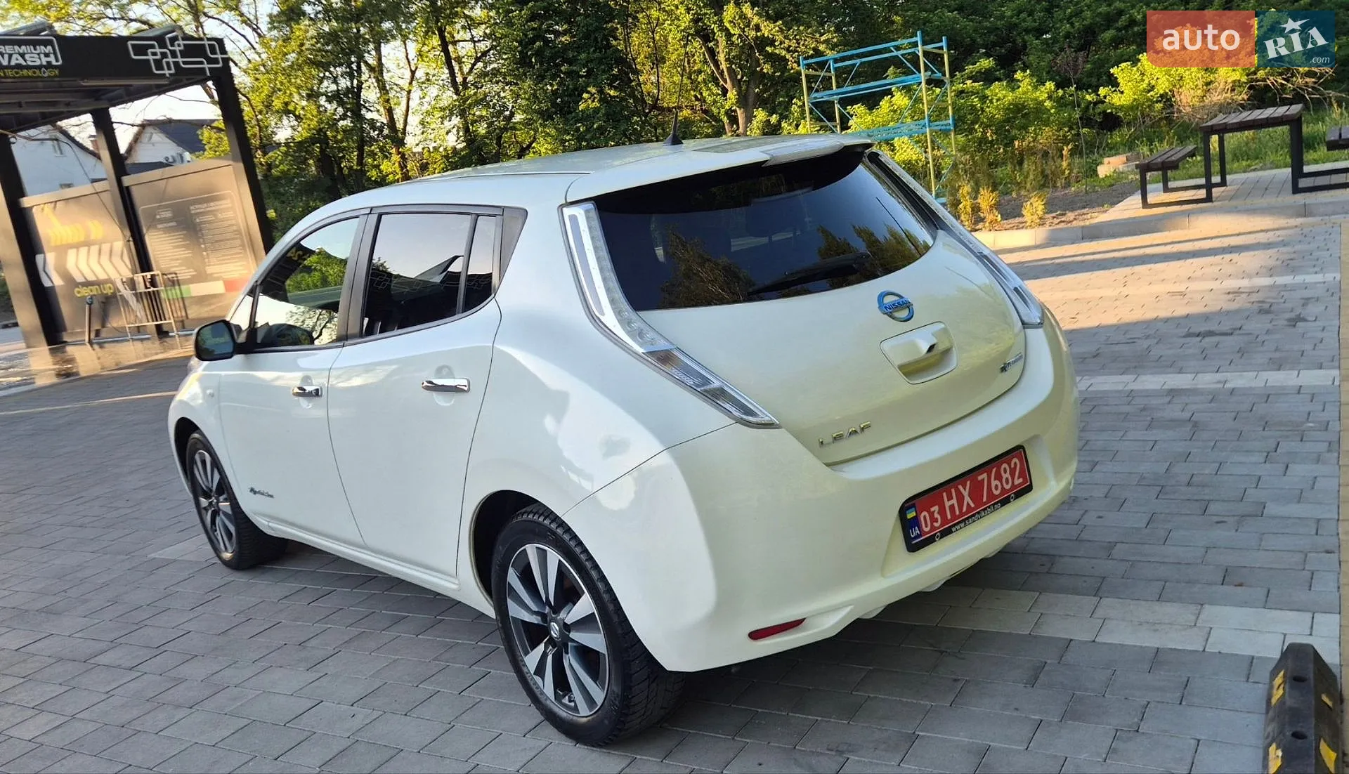 2015 Nissan Leaf - мініатюра 14