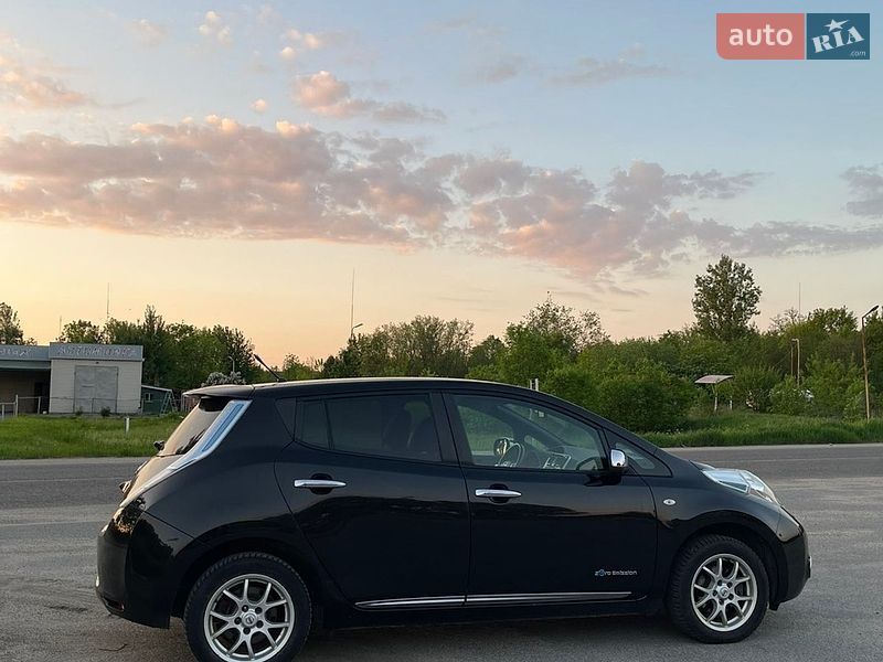 Хетчбек Nissan Leaf 2014 в Звенигородці фото 24 Хетчбек Nissan Leaf 2014 в Звенигородці