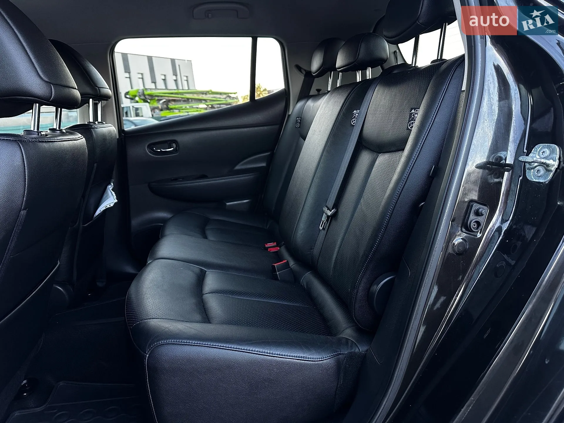 2014 Nissan Leaf - мініатюра 35