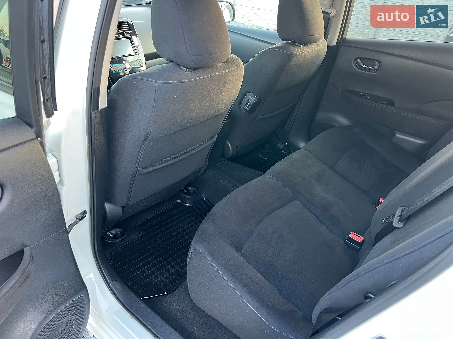 2015 Nissan Leaf - мініатюра 18
