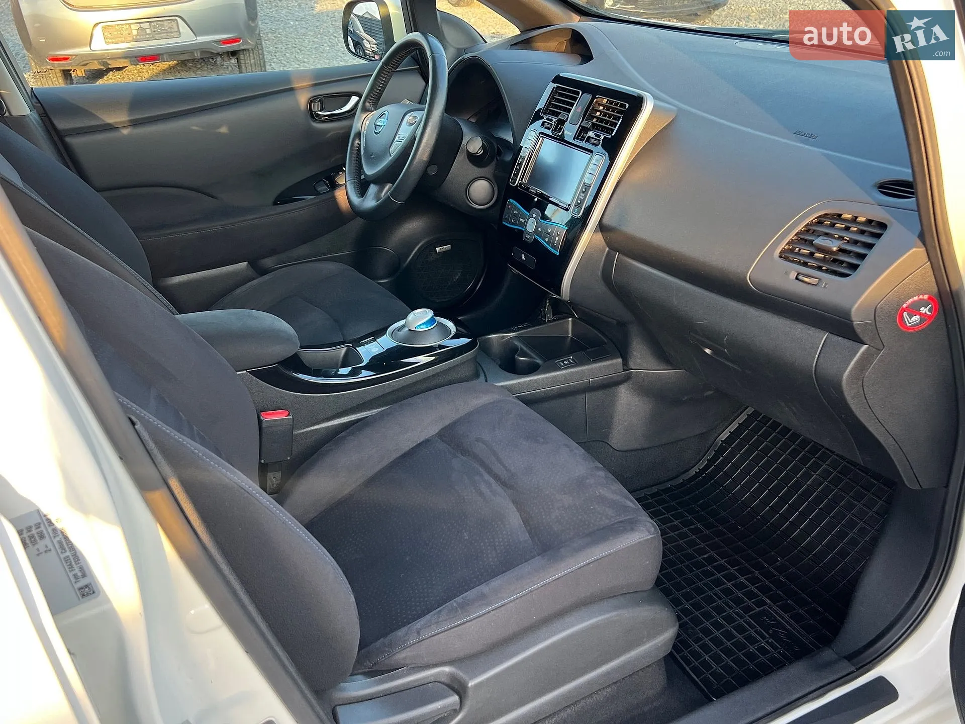 2015 Nissan Leaf - мініатюра 26